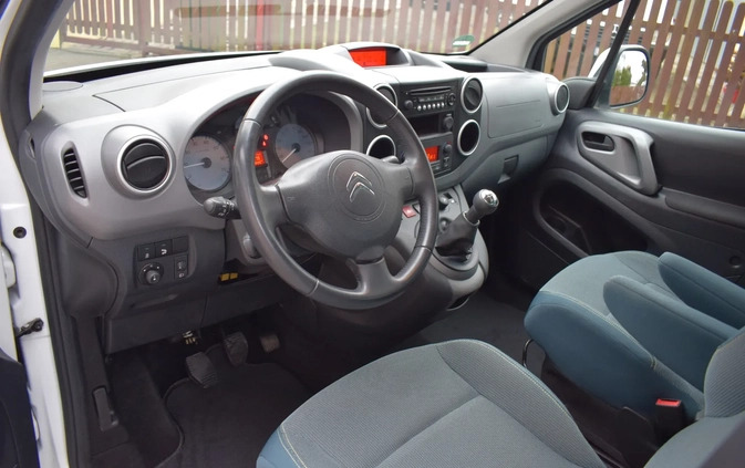 Citroen Berlingo cena 42500 przebieg: 165000, rok produkcji 2017 z Bełżyce małe 497
